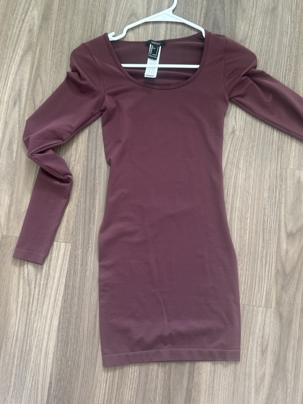 Formfitting Long Sleeve Scoop Neck Dress - Burgundy